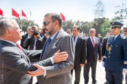 Image du Maroc Professionnelle de  Sa Majesté Mohammed VI accueil SM le Roi Abdallah II, Souverain du Royaume Hachémite de Jordanie  au palais royal de Casablanca. Jeudi 28 Mars 2019. Le souverain Hachémite est arrivé pour une visite d'amitié et de travail au Maroc, à l'invitation de SM le Roi Mohammed VI. (Photo/ SPPR) via Jalilbounhar.com